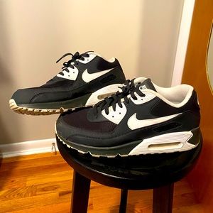 2018 Nike Air Max 90 Black and White Size 13M
